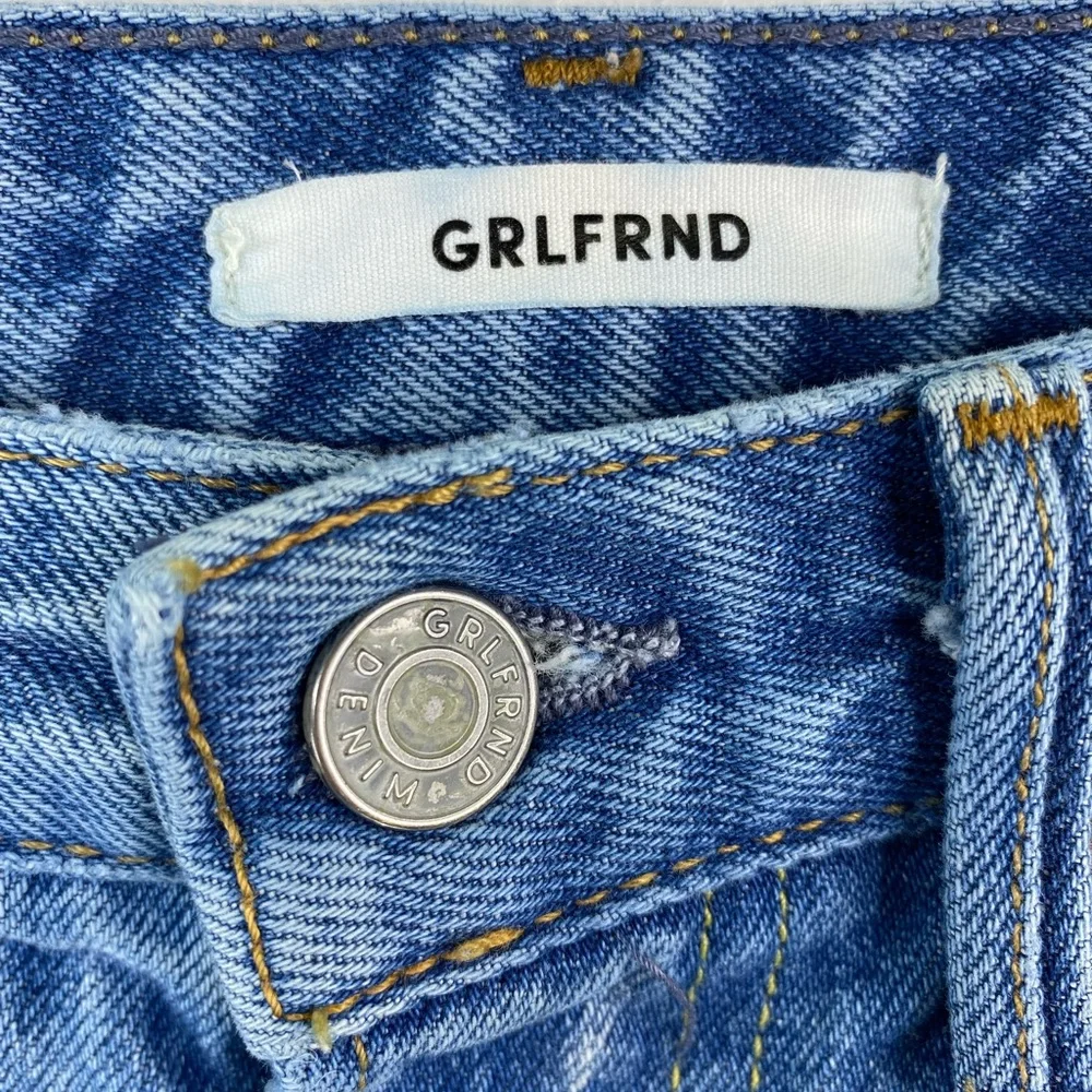 GRLFRND Cindy Buttonfly Highrise Psychedellic Shack Denim Distressed Sho…